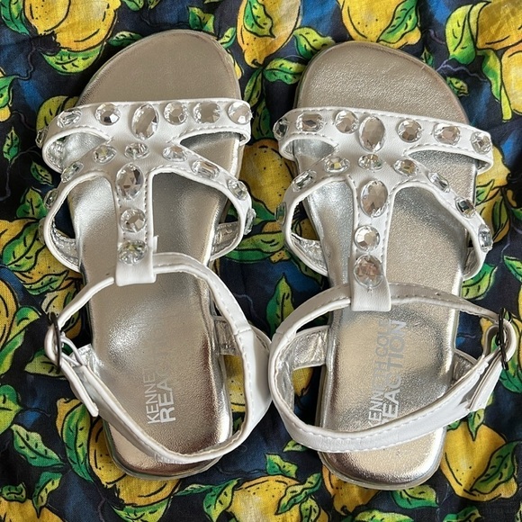 Brand New Kenneth Cole Reaction White Ankle Strap Sandals Beaded Sparkly Gems - Picture 14 of 15